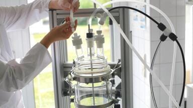 Almost indestructible labware made of high-performance plastics - from Bola